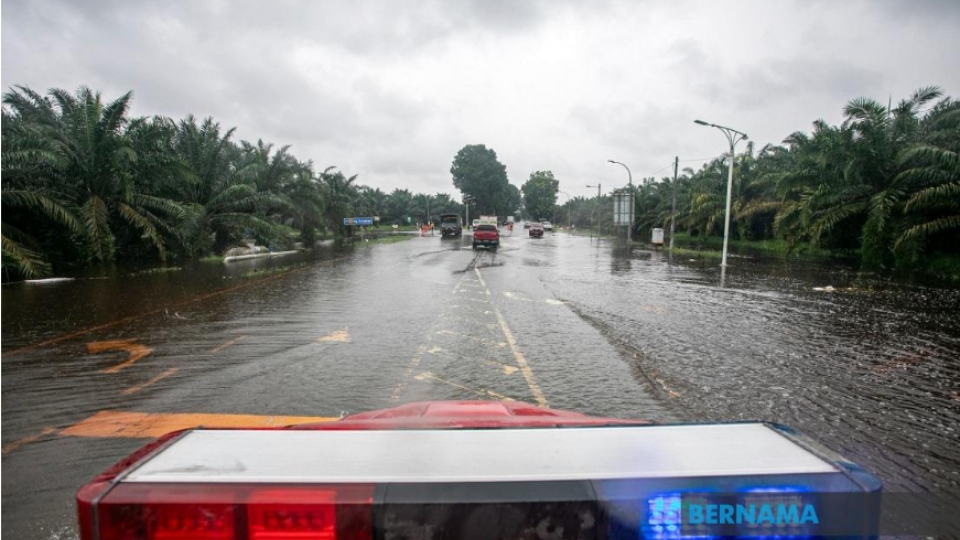 Ảnh tình trạng lũ lụt được cải thiện tại bang Melaka, Malaysia - Nguồn Bernama.png