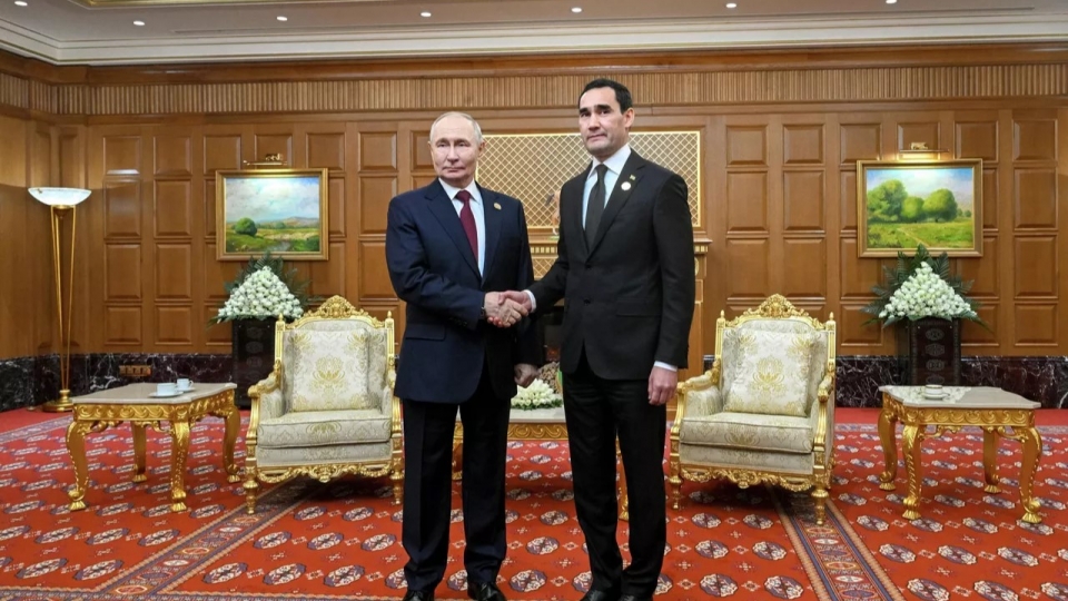 1._tong_thong_nga_vladimir_putin_va_lanh_dao_turkmenistan_serdar_berdimuhamedov_trong_cuoc_gap_tai_ashgabat_-_anh_ria_novosti._1.jpg