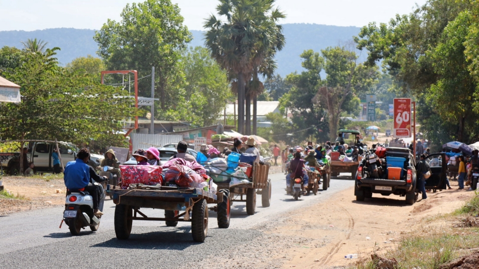2025-12-08T085349Z_932191204_RC2VBIA8GTW0_RTRMADP_3_THAILAND-CAMBODIA.JPG