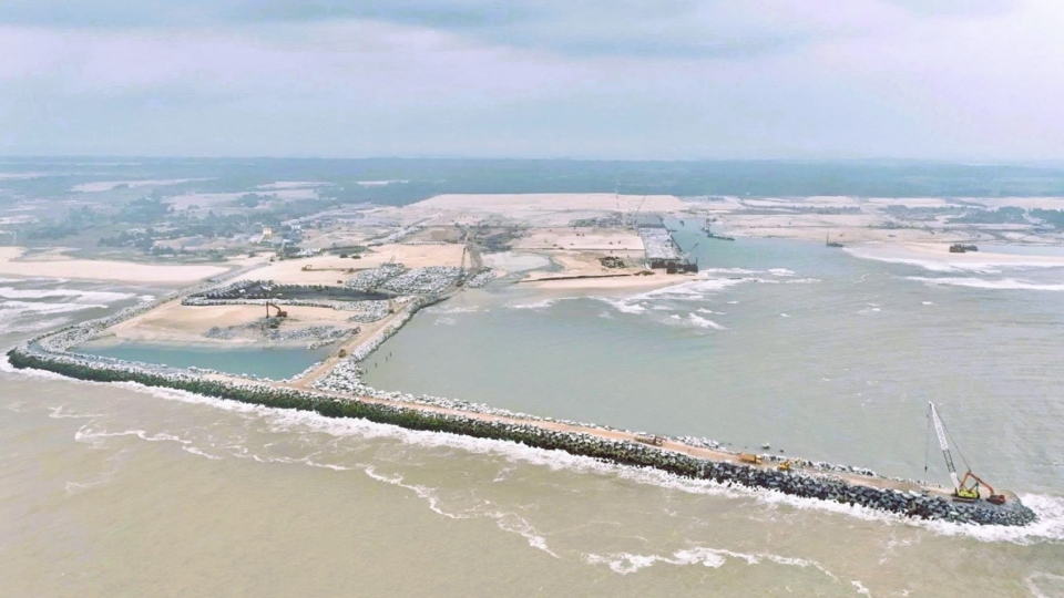 Cảng quốc tế Mỹ Thủy, tỉnh Quảng Trị nhìn từ trên cao.jpg