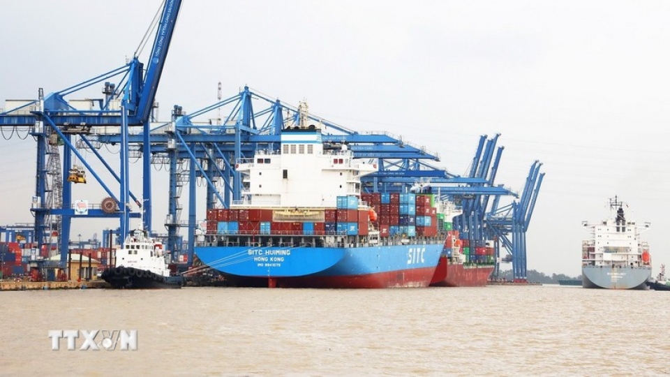 Cat Lai port in Ho Chi Minh City.jpg