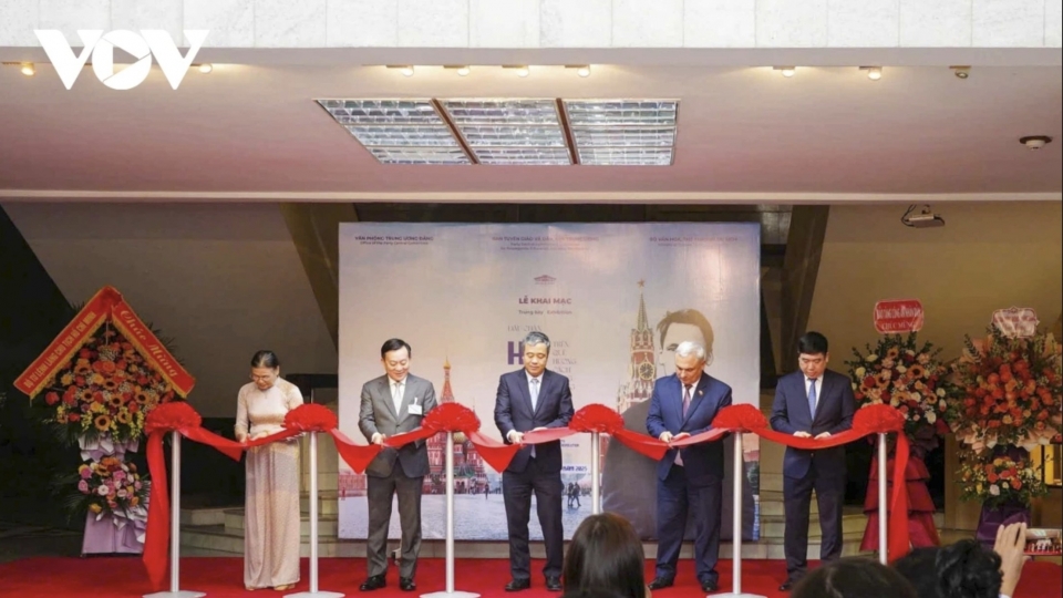 Exhibition presents 260 items tracing Ho Chi Minh’s footsteps in Russia