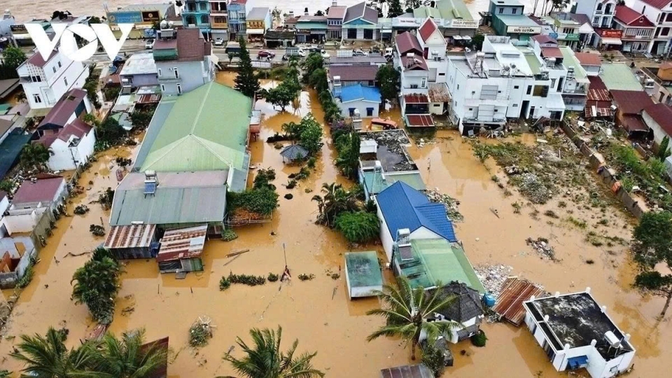 Historic floods submerge large swathes of Central Vietnam.jpg