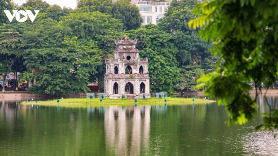 Hoan Kiem Lake in Hanoi.jpg