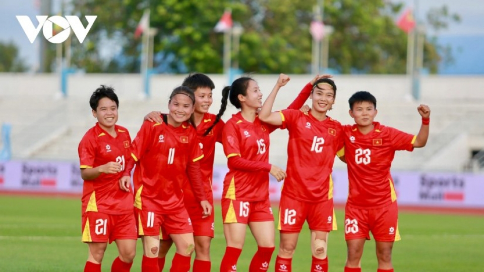 Joyful Vietnamese team after SEA Games 33 semifinal victory pict1.jpg