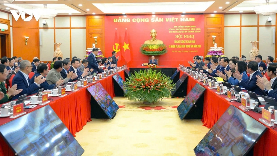 Party chief calls for breakthroughs in science and digital transformation  2.jpg