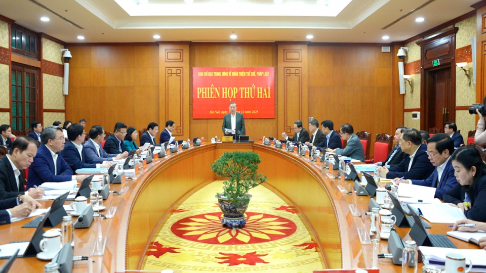 Party chief presses for faster legal reforms to remove development bottlenecks 2.jpg