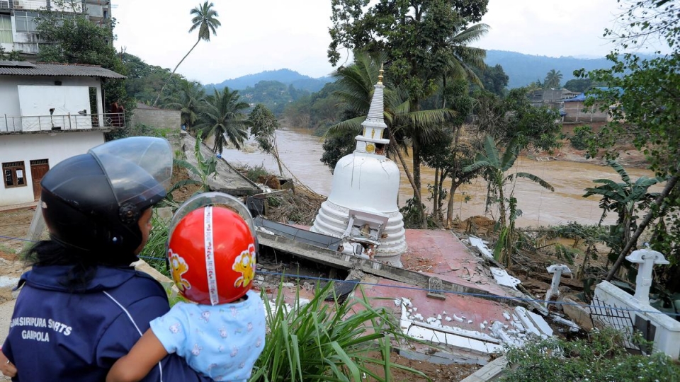 Sri Lanka chật vật khắc phục hậu quả của cơn bão Ditwah (Ảnh Reuters).jpg