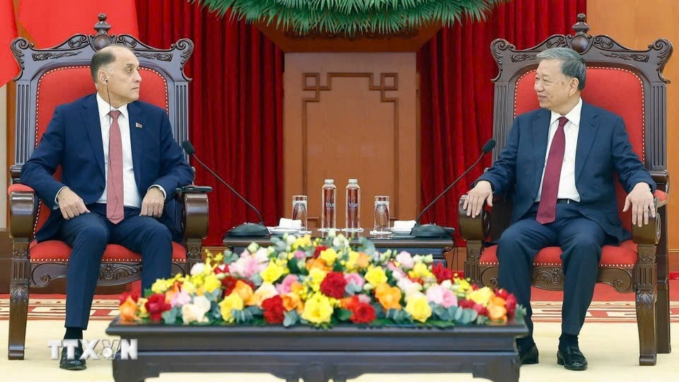 Vietnamese Party General Secretary To Lam met Belarus Security Council Secretary Alexander Volfovich.jpg