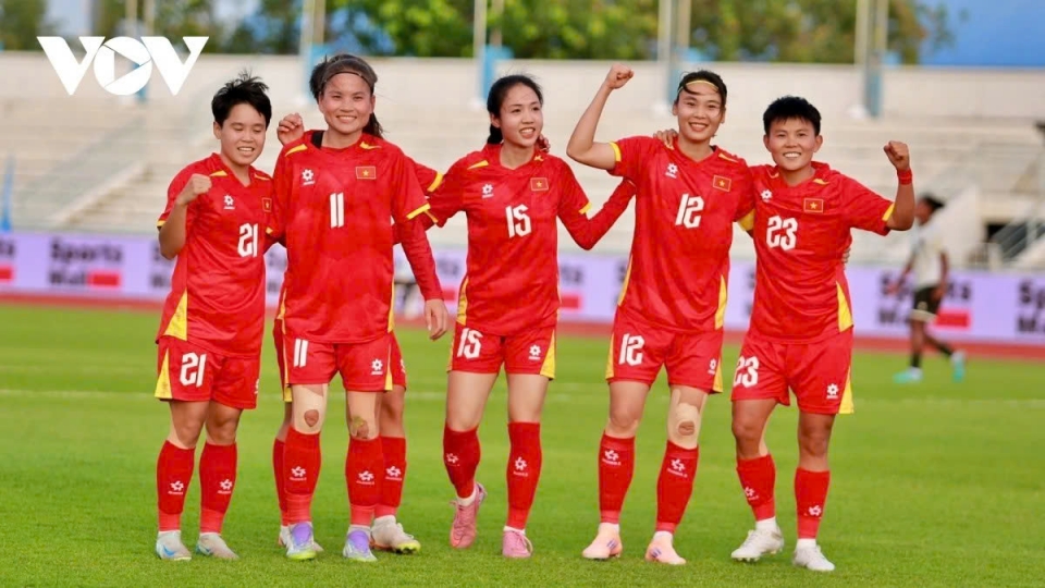 Vietnamese women footballers are in good form for their SEA Games 33 final contest against opponents the Philippines on December 17.jpg