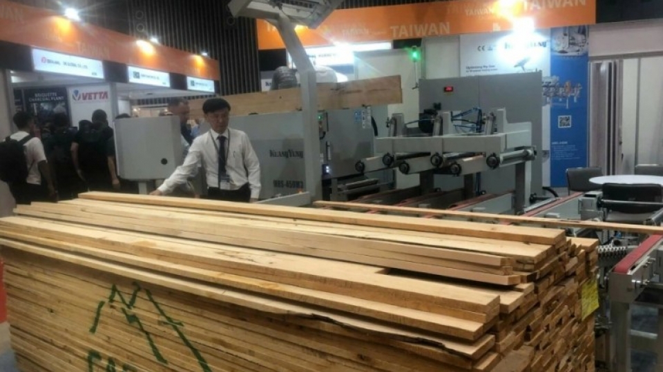 Wood exports pict 1.jpg