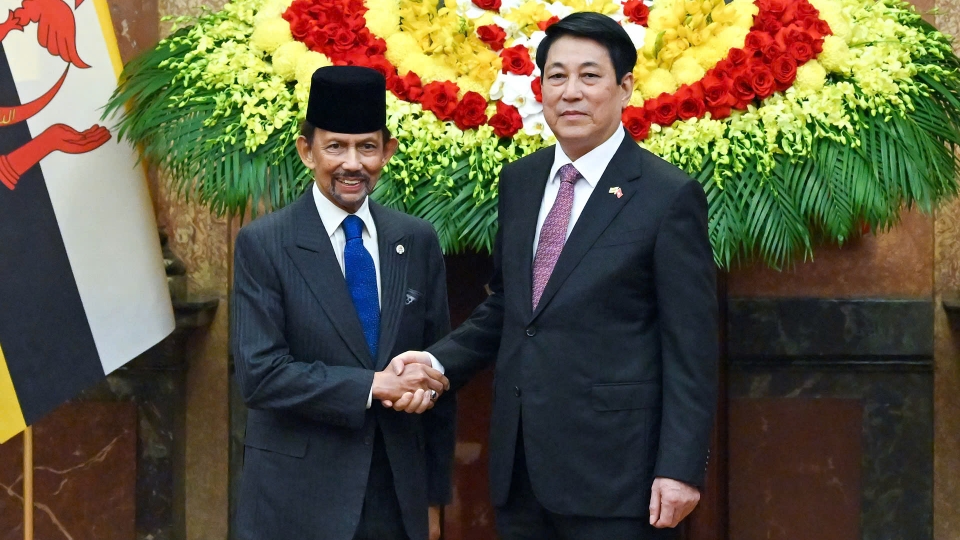 chu_tich_nuoc_luong_cuong_va_quoc_vuong_brunei_darussalam_haji_hassanal_bolkiah_tai_le_don_1.jpg