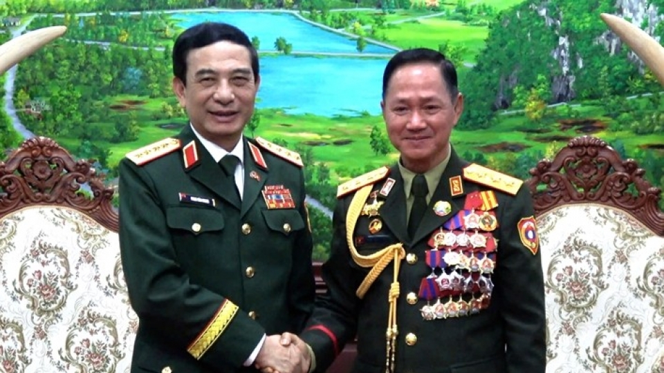 dai_tuong_phan_van_giang_va_thuong_tuong_khamliang_outhakaysone.jpg