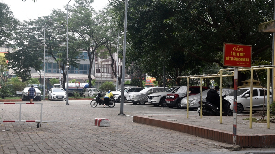 Không gian công cộng tại các khu đô thị ở Hà Nội bị lấn chiếm