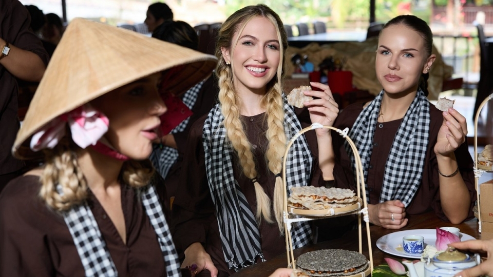 Miss Charm’ foreign beauties explore Vietnamese culture in Mekong Delta
