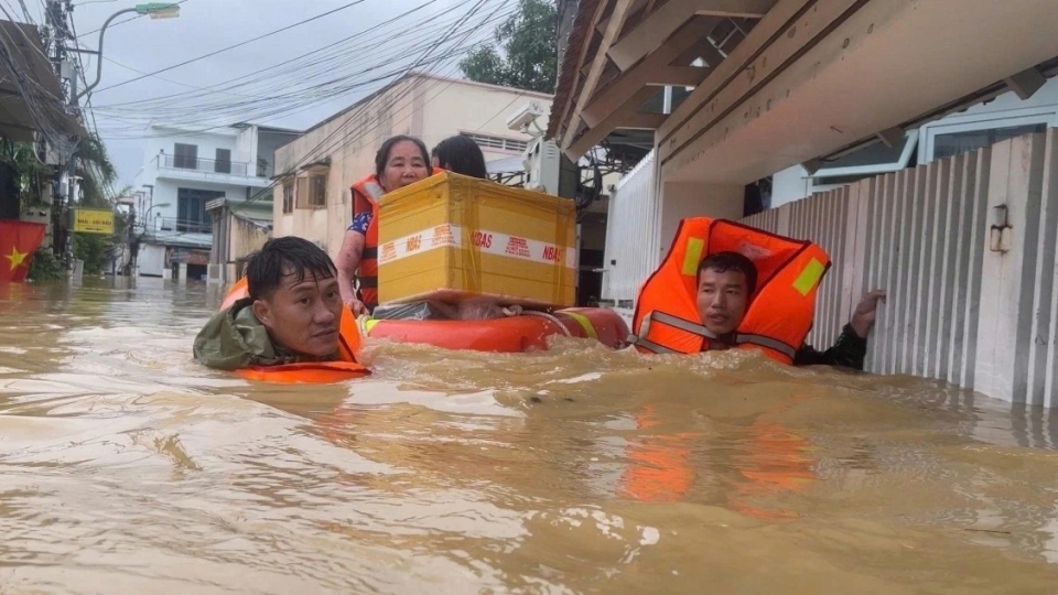 mua_lu_o_mien_trung.jpg