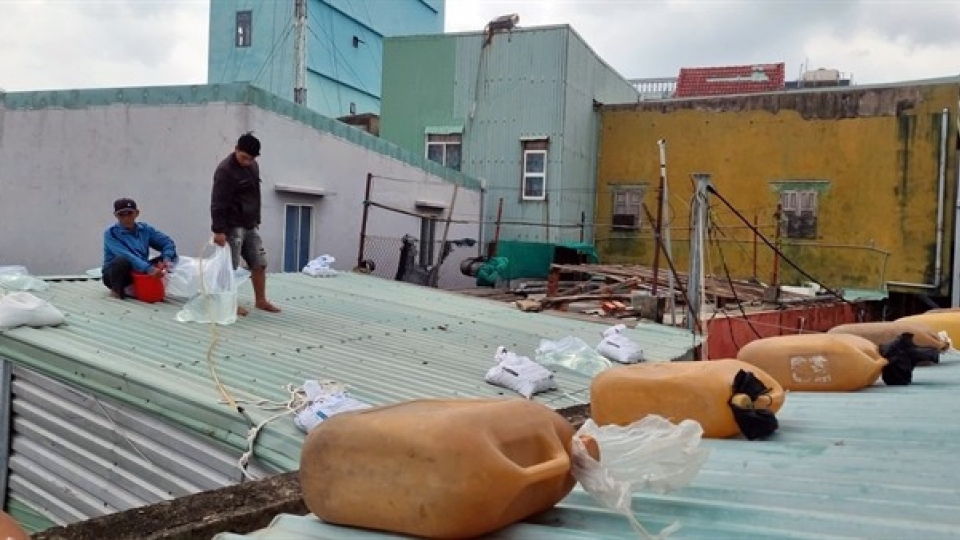 resident in gia lai cope with typhoon Koto.jpg