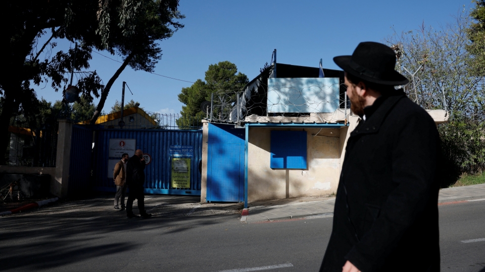 rs-2025-12-08t071826z_139799018_rc27cia11dkc_rtrmadp_3_israel-palestinians-jerusalem-unrwa-raid.jpg