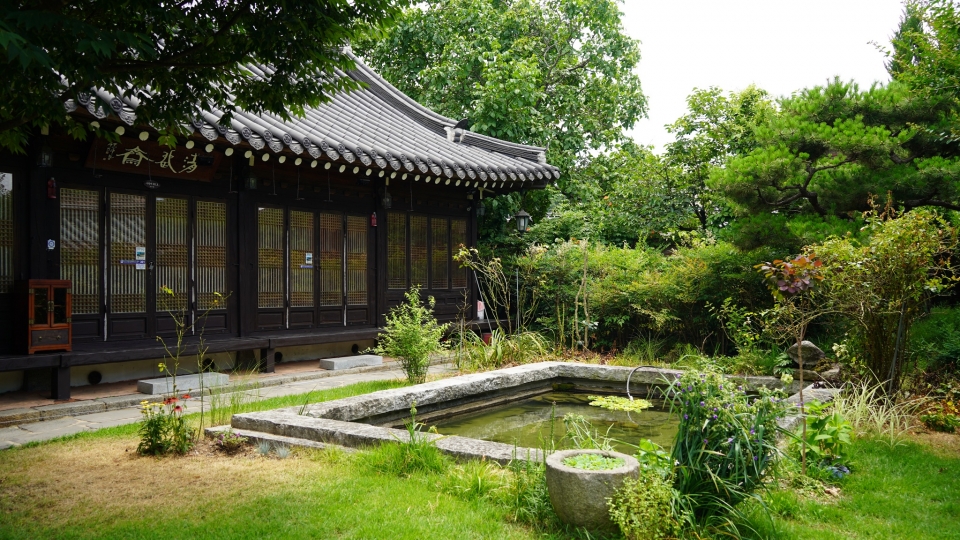 rs-lang-co-hanok.jpg