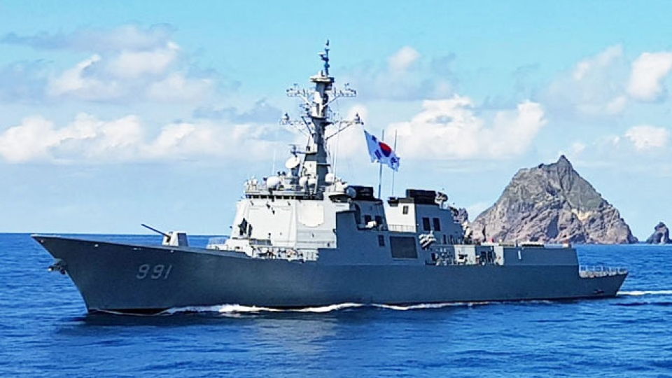 tau_khu_truc_han_quoc_lop_aegis.jpg