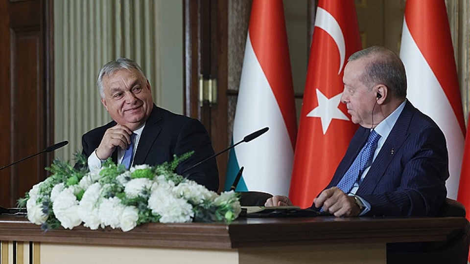 thu_tuong_hungary_viktor_orban_va_tong_thong_tho_nhi_ky_recep_tayyip_erdogan_tu_trai_sang_phai-_anh_getty_images.jpg