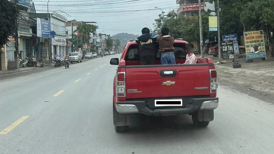 xe-ban-tai-19064591.jpg