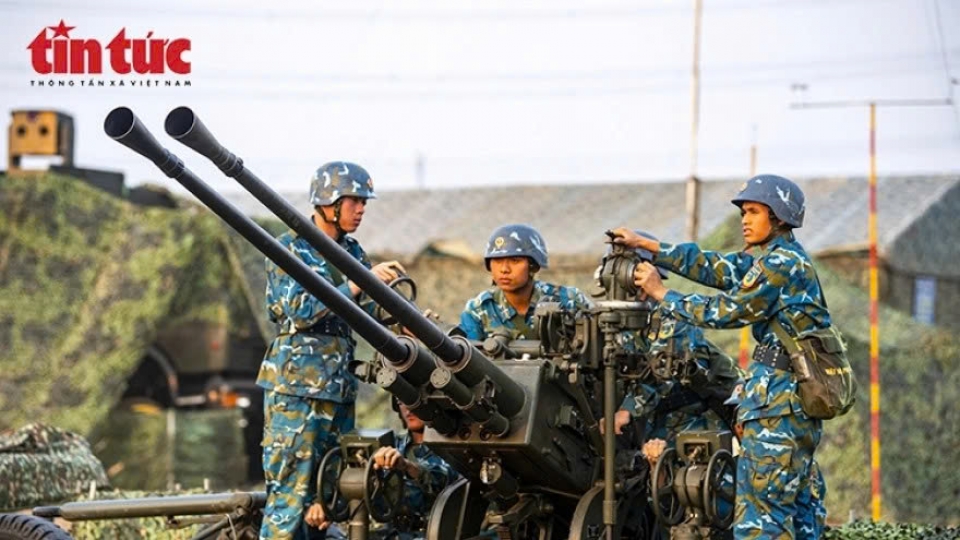 Hanoi’s air defence forces maintain 24/7 readiness for Party Congress