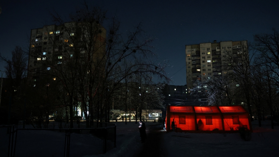 2026-01-20T200301Z_559543230_RC265JA639DS_RTRMADP_3_UKRAINE-CRISIS-ATTACK-KYIV-BLACKOUT.JPG