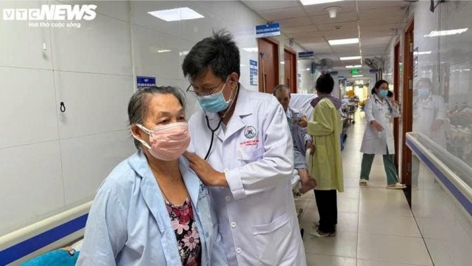 Hospital admissions for respiratory illnesses increase at Thong Nhat Hospital in Ho Chi Minh City.jpg