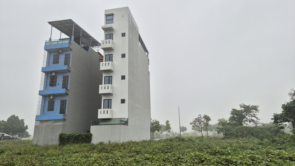 Khu tái đinh cư Kim Sơn (nay thuộc địa bàn xã Thuận An của Hà Nội) chậm làm xong hạ tầng, chậm cấp cho dân.jpg