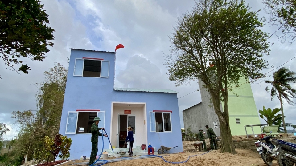 Những ngôi nhà mới được hoàn thành trong_.jpg