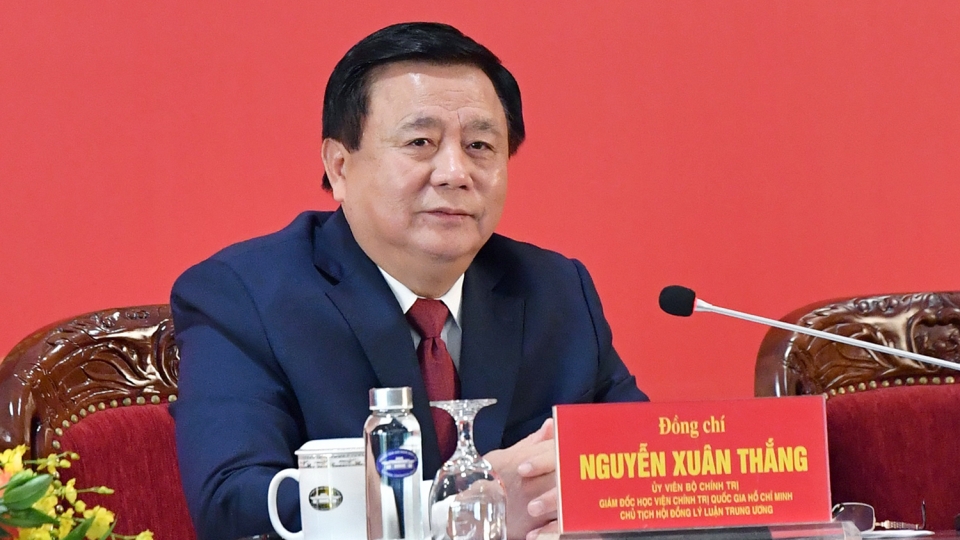 Ong Nguyen Xuan Thang tra loi bao chi ve van kien dai hoi 14.jpg