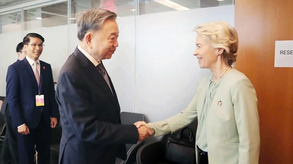 Party General Secretary To Lam and European Commission President Ursula von der Leyen meet on the sidelines of the United Nations General Assembly session in New York, USA, 1..jpg