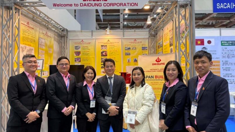 The Vietnam Trade Office in Japan helps connect Vietnamese companies with trade fairs and exhibitions to promote exports.jpg