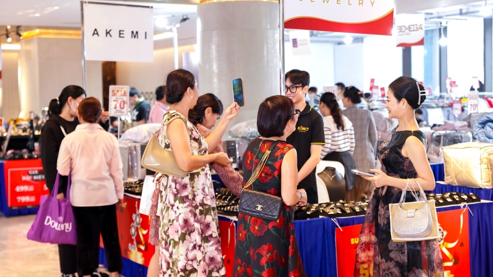 VOV - Sở công thương Cần Thơ hướng đến xây dựng môi trường tiêu dùng lành mạnh, hiện đại và minh bạch, từng bước nâng cao chất lượng thị trường bán lẻ trên địa bàn.jpg