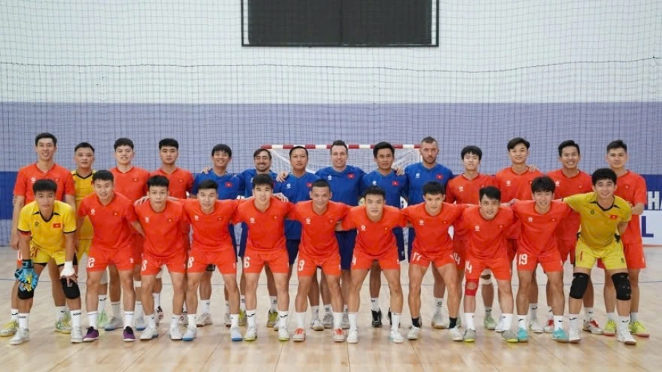 Vietnam futsal team.jpg