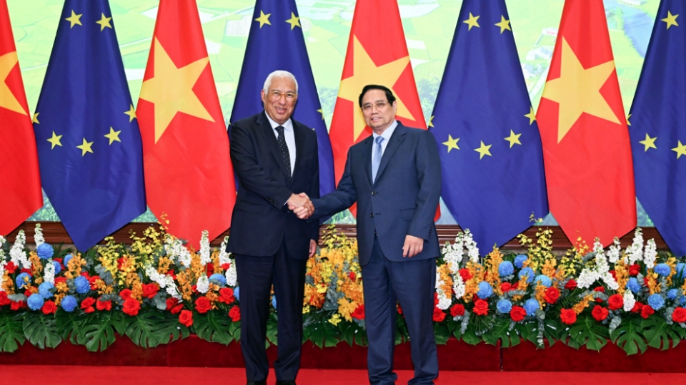 Vietnamese Prime Minister Pham Minh Chinh and European Council President Antonio Costa during their meeting in Hanoi on January 29.jpg