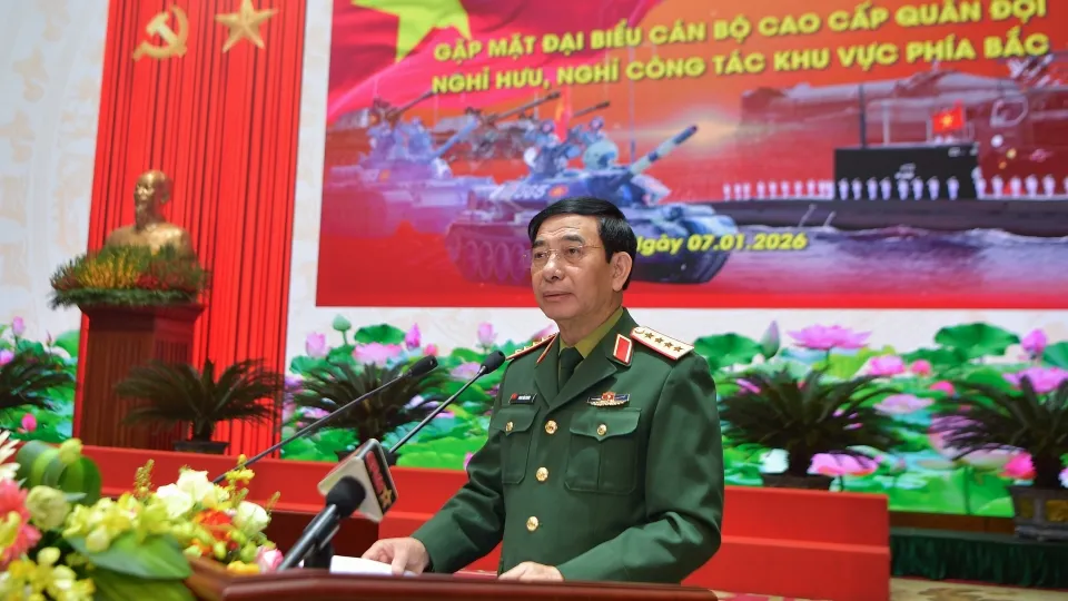 bo quoc phong gap mat can bo (3).JPG