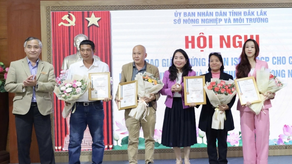 chung nhan.jpg