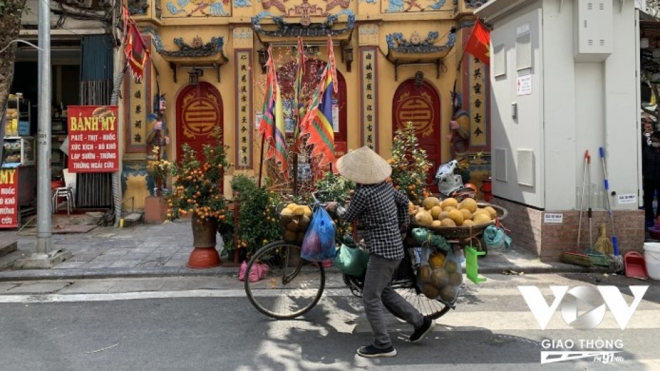 Những gánh hàng rong nơi phố thị