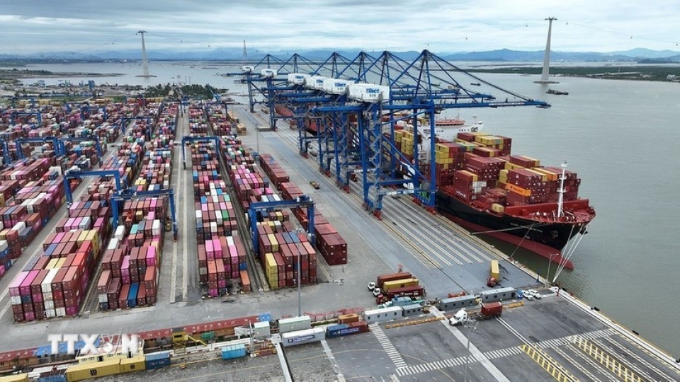 lach-huyen-port.jpg