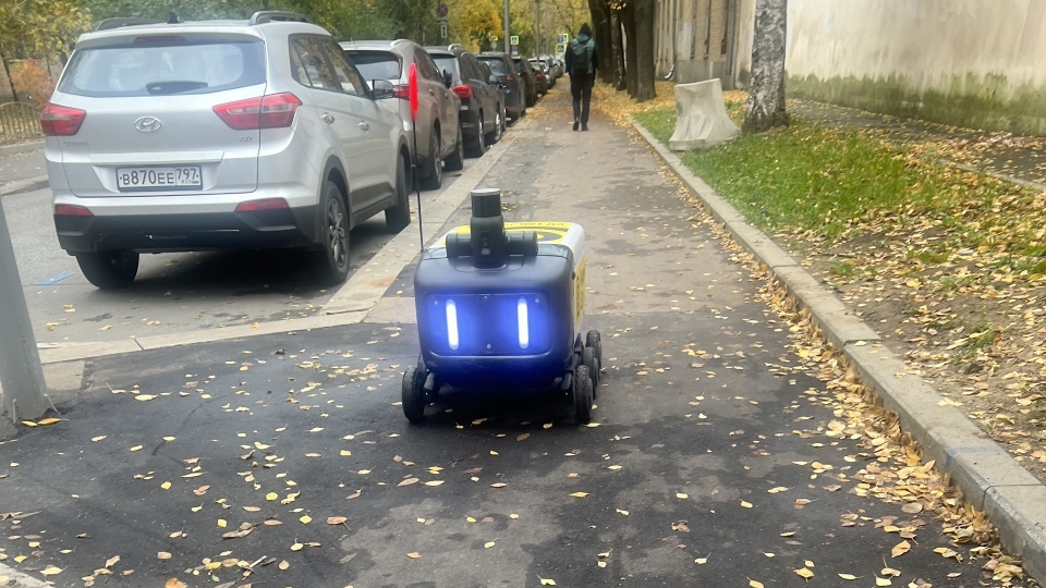 robot_giao_hang_nhanh_tan_nha_cua_nga_20260117051343.jpg
