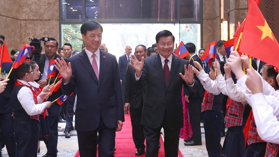 tong_bi_thi_lao_lam_viec_voi_ha_noi.jpg