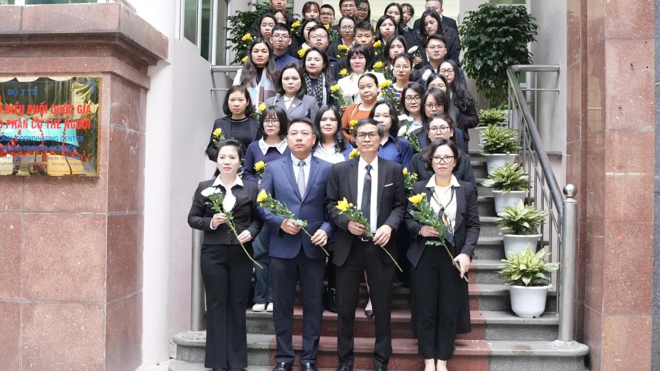 truoc_khi_tien_hanh_le_tri_an_nguoi_chet_nao_hien_mo_tang.jpg