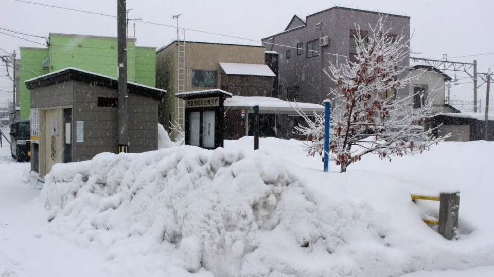 tuyet Nhat Ban tuyet roi day, nha cua Nhat Ban -jiji press.jpg