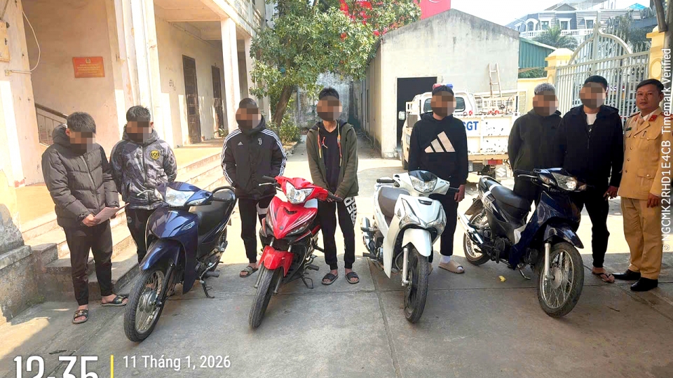 xu_phat_nhom_thanh_nien_vi_pham_giao_thong.jpg