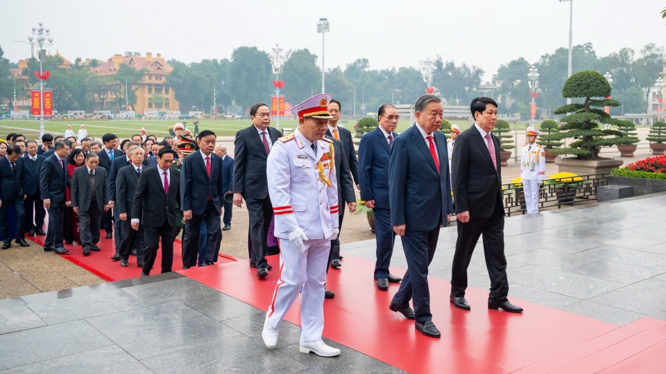 Lãnh đạo Đảng, Nhà nước vào Lăng viếng Chủ tịch Hồ Chí Minh