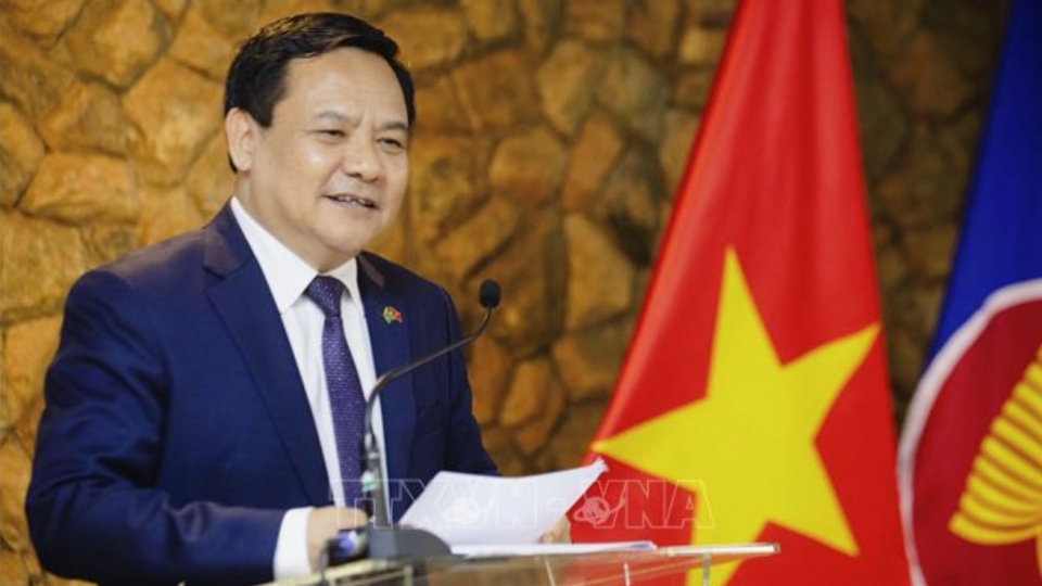 Bui Van Nghi speaks at the commemorative ceremony.jpg