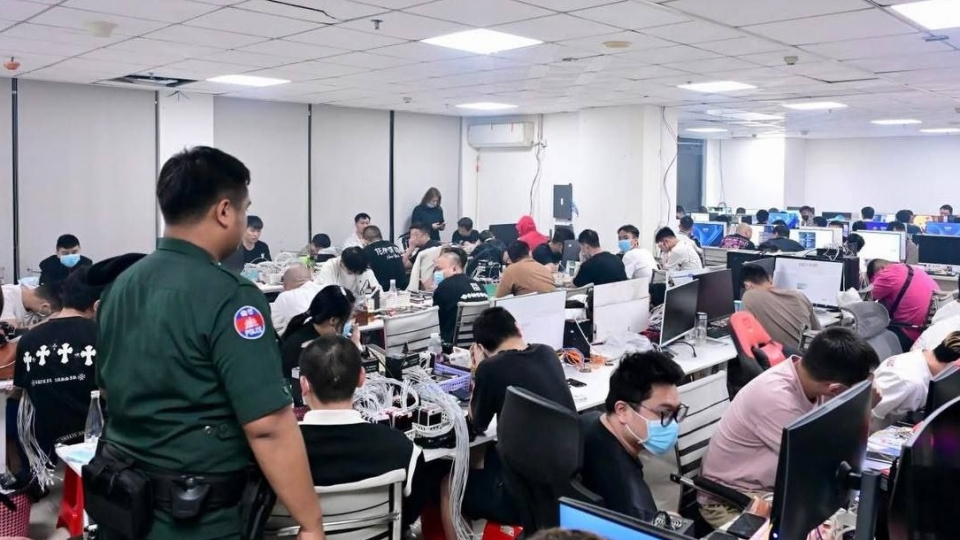 Campuchia triet pha lua dao truc tuyen, trung tam lua dao Campuchia -van do.jpg