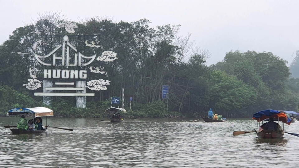 Lễ hội du lịch Chùa Hương năm 2026 hướng tới chủ đề xuyên suốt “An toàn – Thân thiện – Chất lượng”.jpg